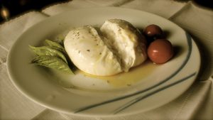 Burrata di Puglia: come riconoscere se è fresca e come conservarla